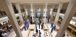 Magazinul Apple Opera din Paris a fost jefuit de un grup de hoti inarmati