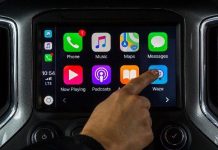 Waze pentru iPhone poate fi de acum folosit și în mașină prin Apple CarPlay waze carplay