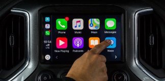 Waze pentru iPhone poate fi de acum folosit și în mașină prin Apple CarPlay waze carplay